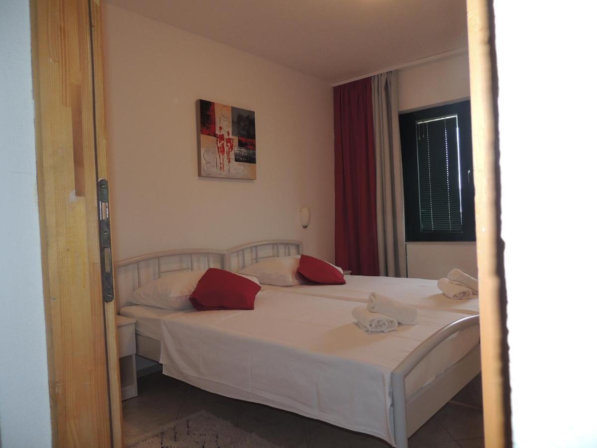 Suljic - Cash Only Apartment *