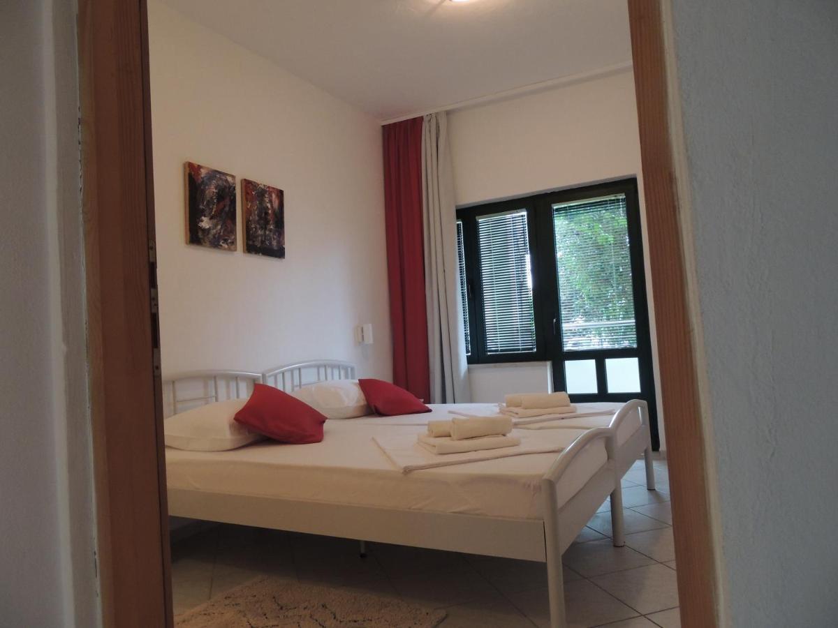 Suljic - Cash Only Apartment